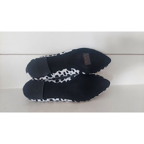 Journee Collection Karise Flat/NWOB, Size 6.5 - Picture 7 of 8